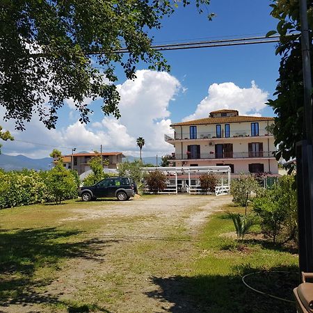 Un Passo Dal Mare - Guest House Лидо-ди-Фонди Экстерьер фото