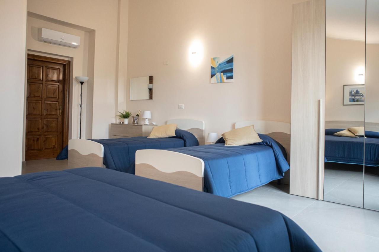 Un Passo Dal Mare - Guest House Лидо-ди-Фонди Экстерьер фото