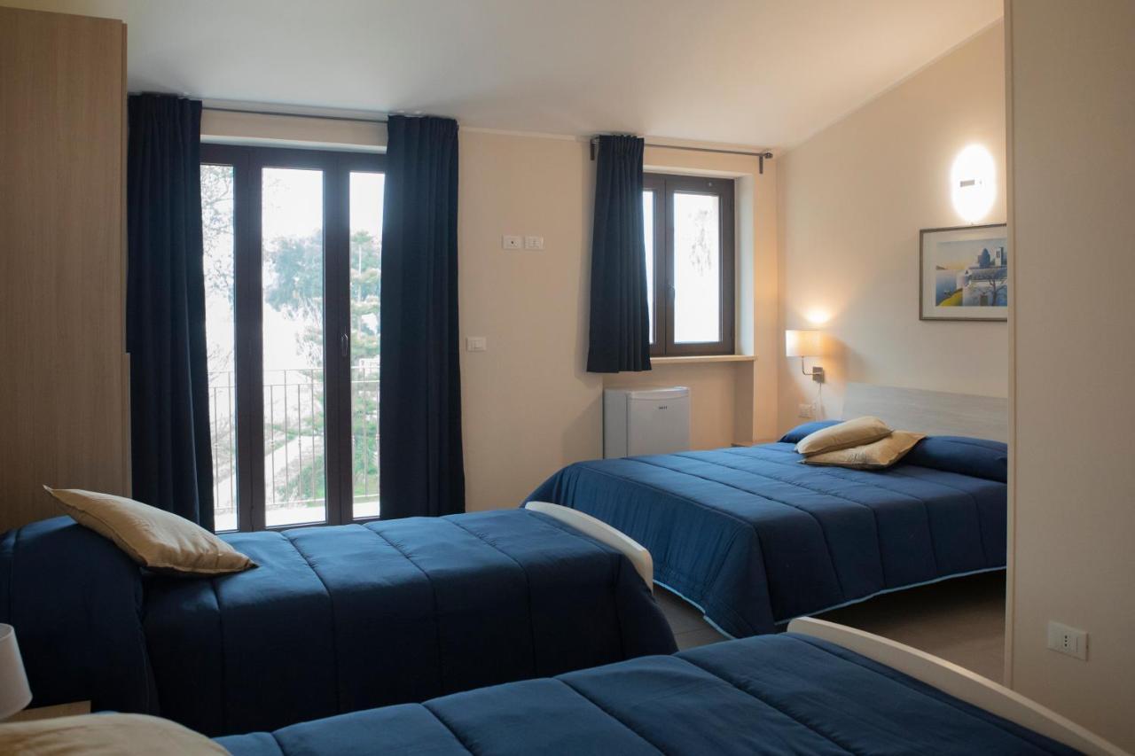 Un Passo Dal Mare - Guest House Лидо-ди-Фонди Экстерьер фото