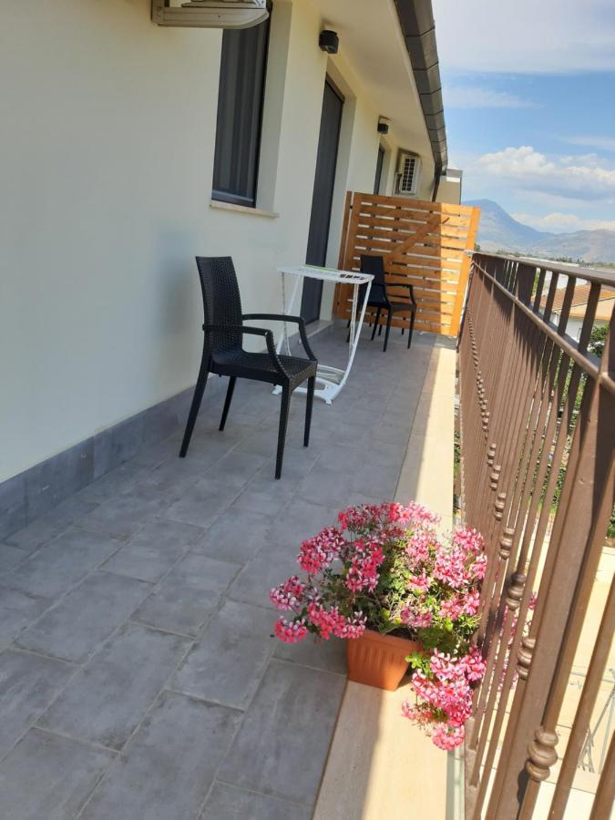 Un Passo Dal Mare - Guest House Лидо-ди-Фонди Экстерьер фото