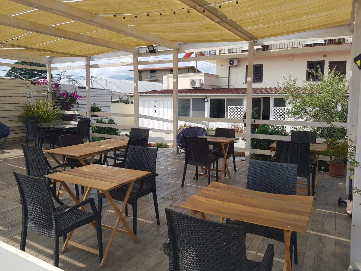 Un Passo Dal Mare - Guest House Лидо-ди-Фонди Экстерьер фото