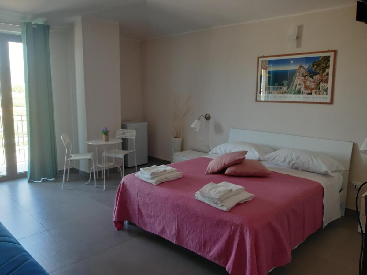 Un Passo Dal Mare - Guest House Лидо-ди-Фонди Экстерьер фото